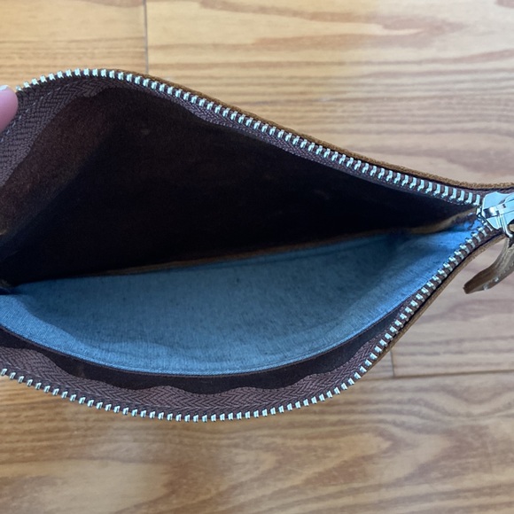 Roots Wrislet - Picture 2 of 5